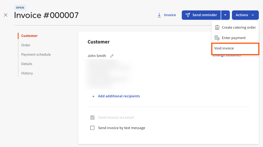 Shows the Void invoice button on the Invoice page in Toast Web.